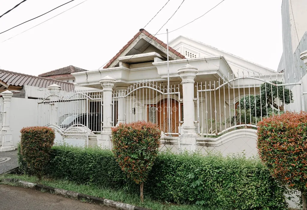 Dijual Cepat Rumah Lt 400 Lb 250 SHM jl. Pdk. Betung, sekt 3 Bintaro jaya 