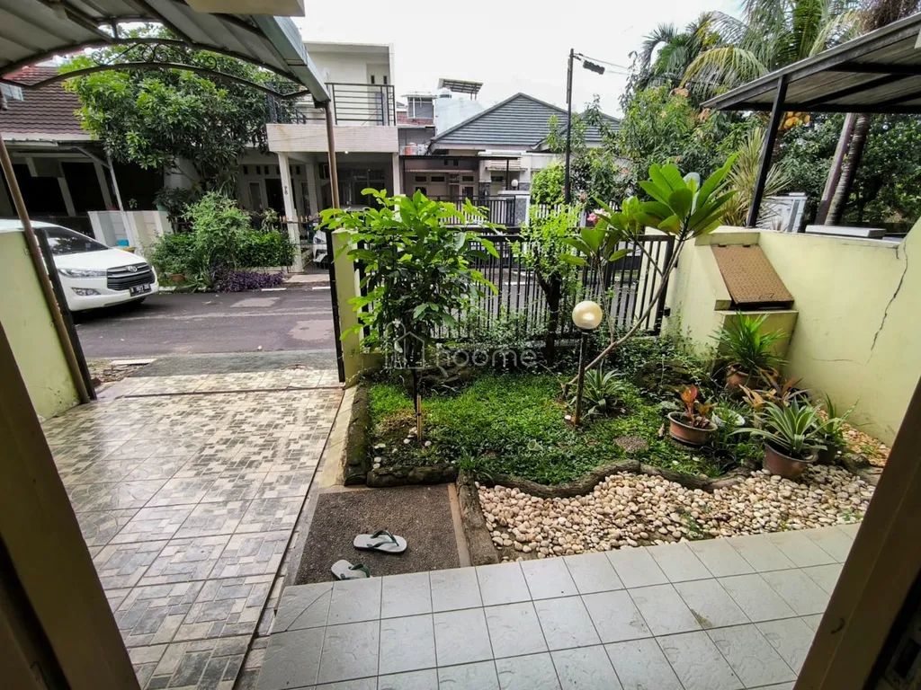 RUMAH DI PERUMAHAN JATIWARNA INDAH BEKASI JAKARTA