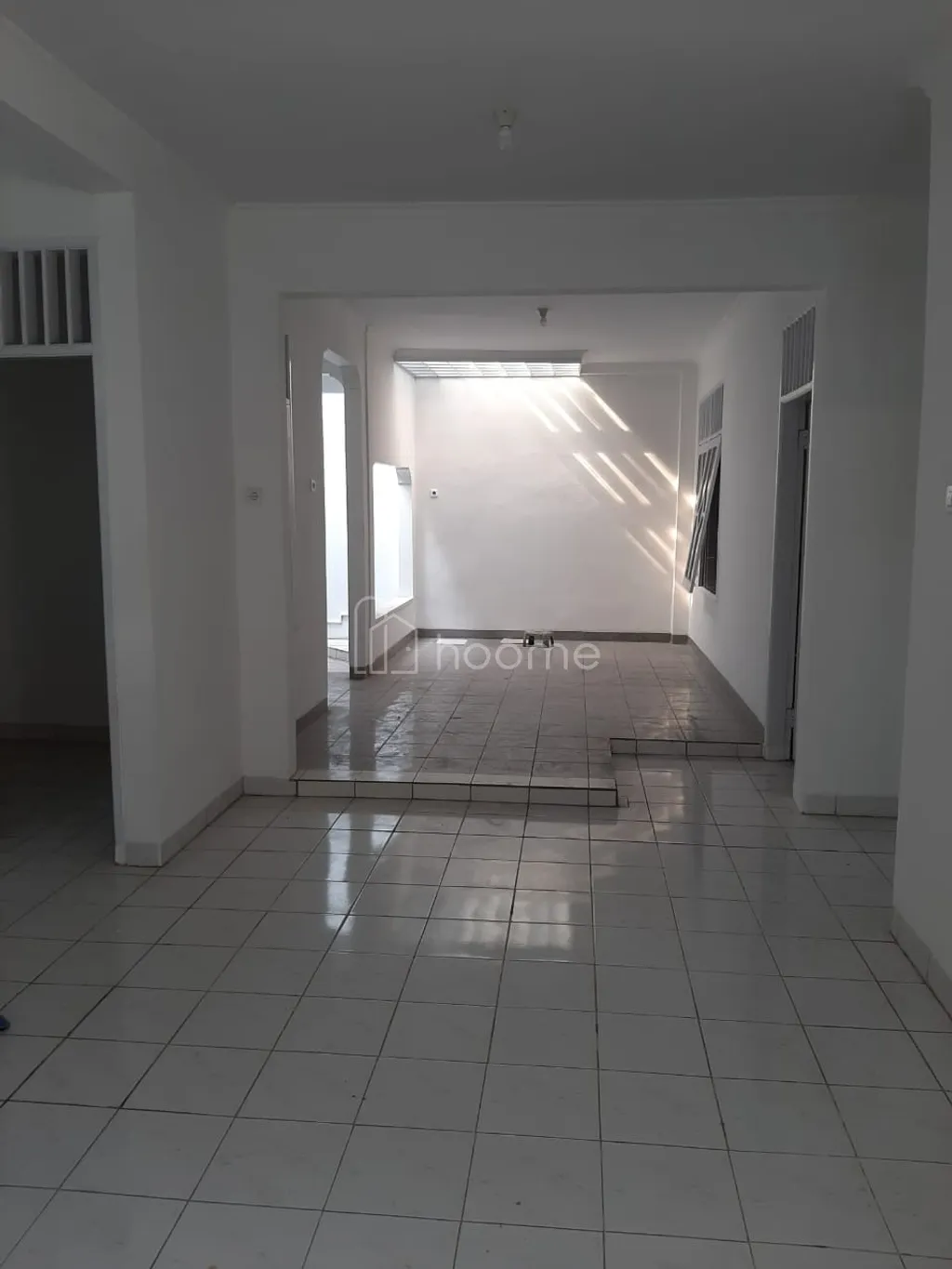 DIJUAL RUMAH RESINDA KARAWANG BARAT LOKASI STRATEGIS SIAP HUNI