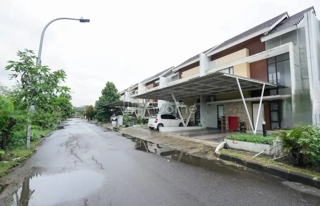 dijual rumah metland