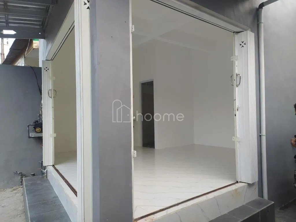 Dikontrakan TOKO MINI sby pusat