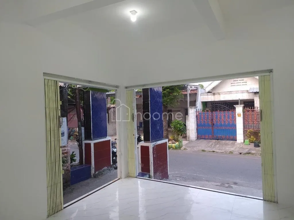 Dikontrakan TOKO MINI sby pusat