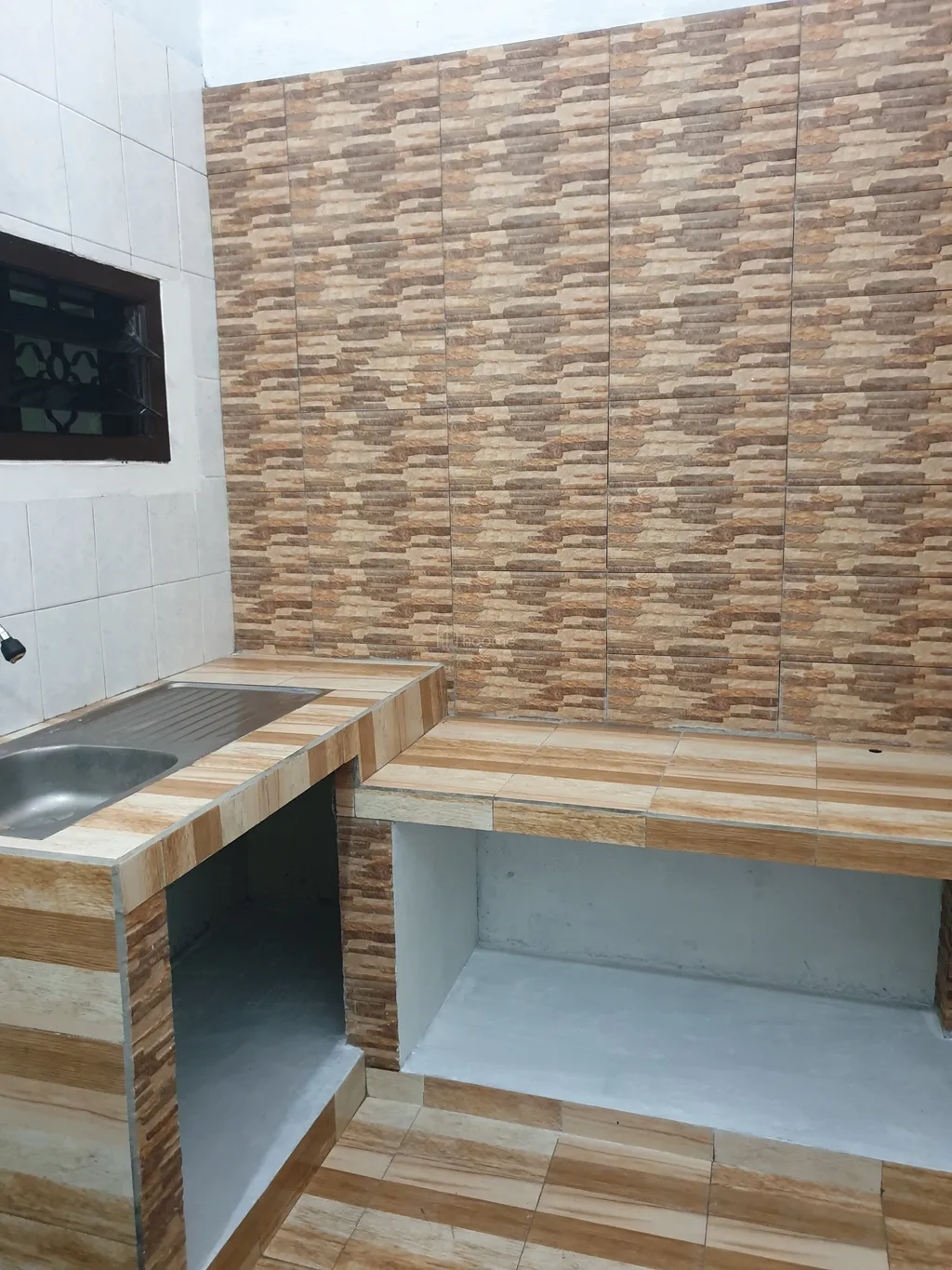 Dikontrakkan Rumah Tengah Kota Surabaya Lokasi Strategis