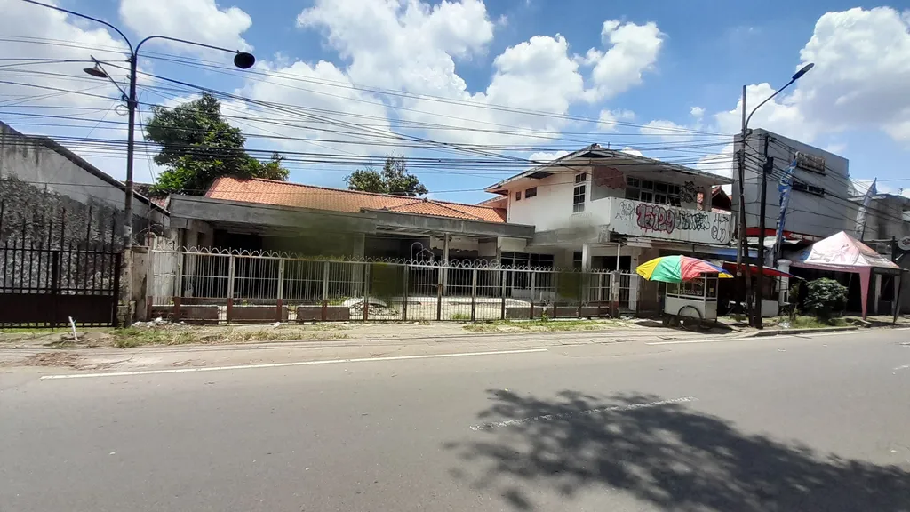 Dijual cepat tanah di pinggir jalan raya Lio baru tidak jauh dari bandara Soeta