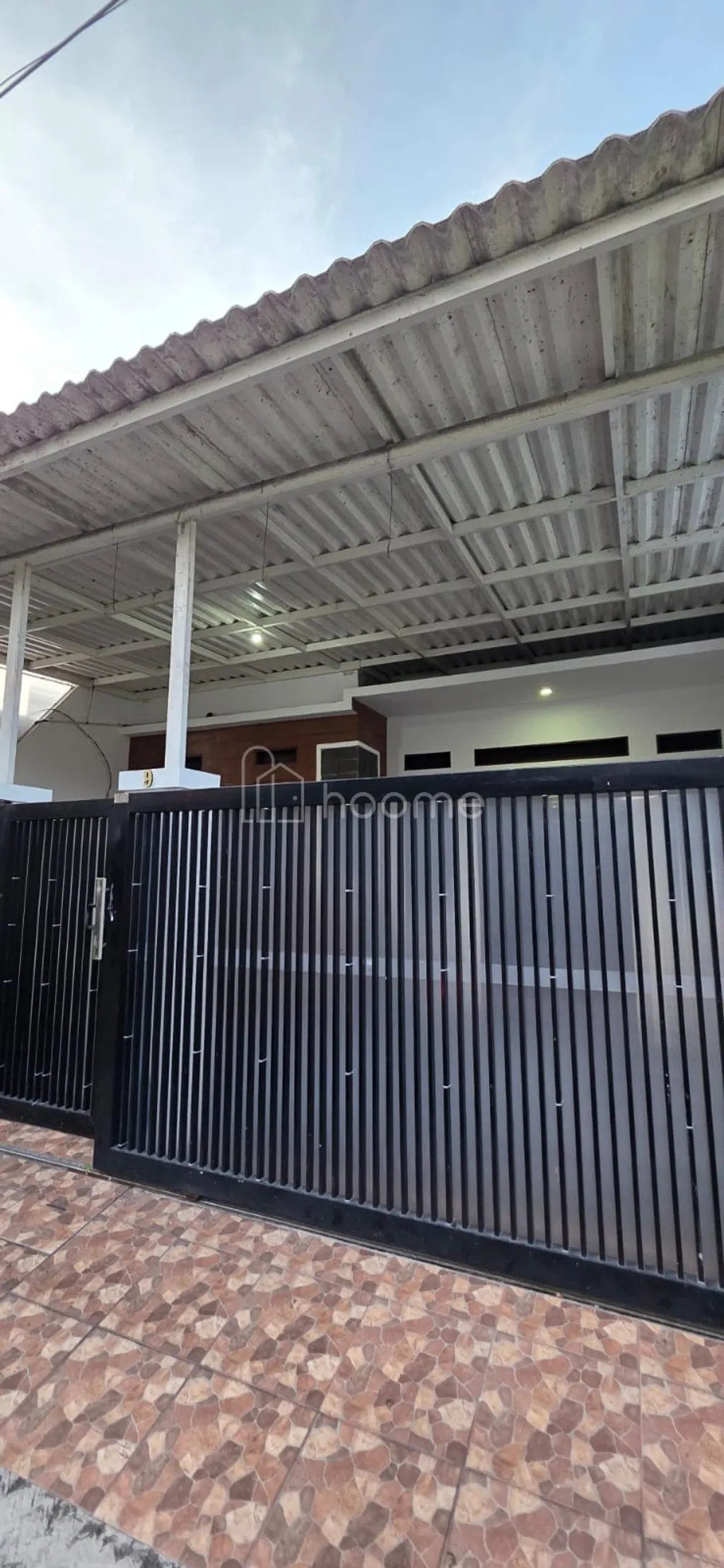 Jual Rumah Lokasi Strategis di Bhaskara dekat Mulyosari SHM 2 lantai, dekat Kampus ITS Pakuwon CIty