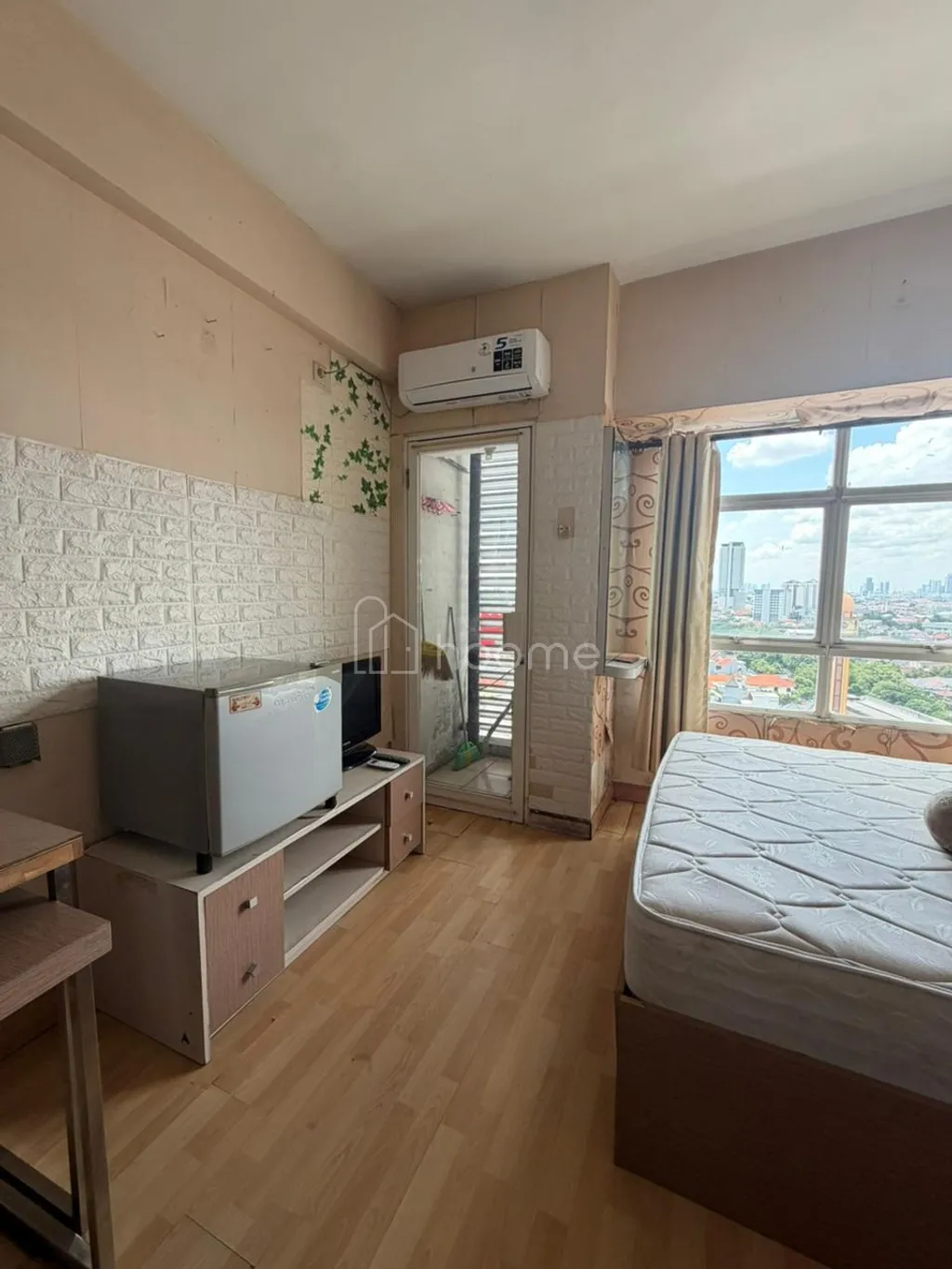 Jual Cepat Apartemen Furnished Metropolis Studio dekat Kampus Ubaya Tenggilis