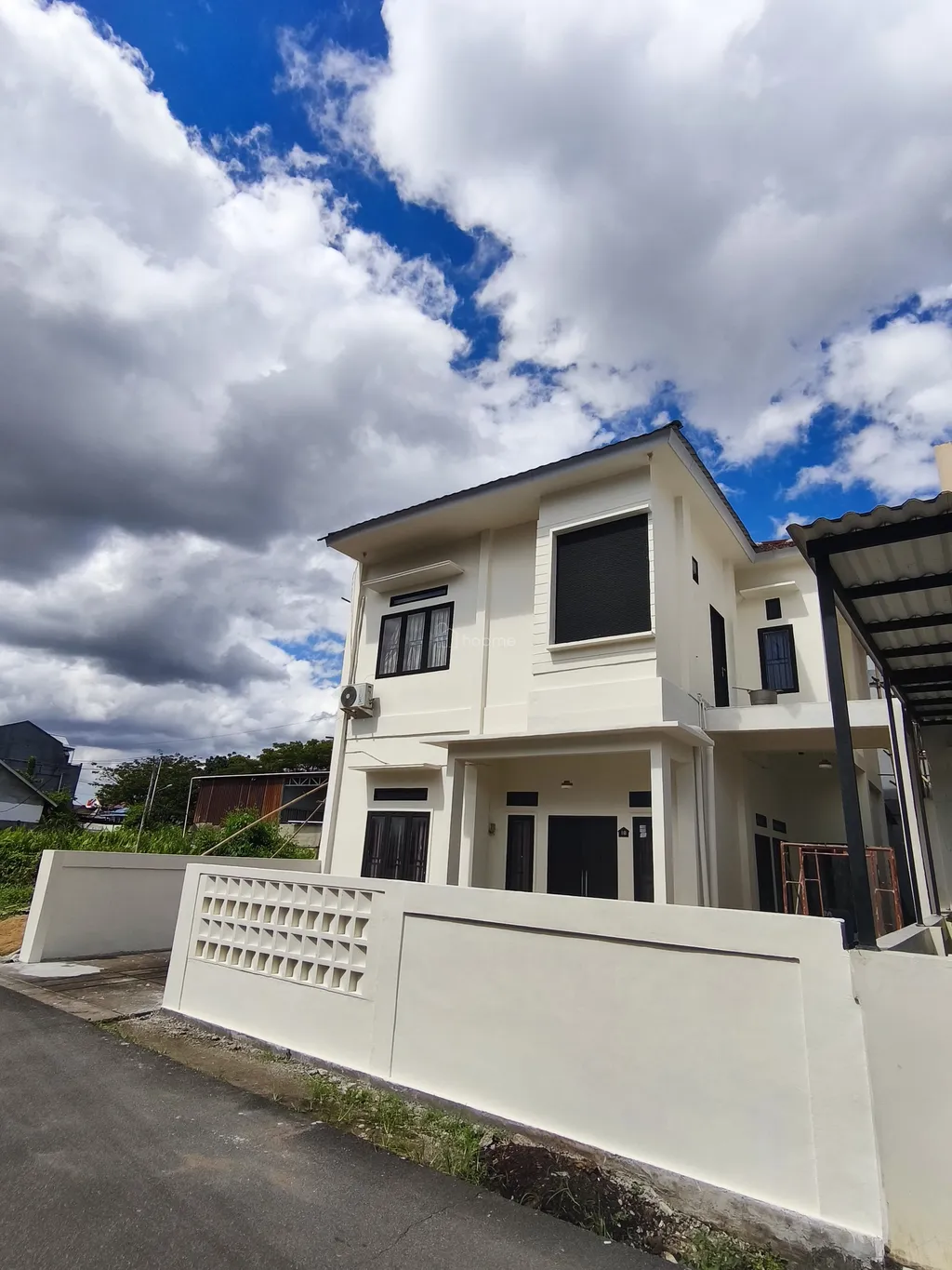 Dijual Rumah di Parit Haji Husen 2 Pontianak, Jalan Lebar dengan Lokasi Setrategis