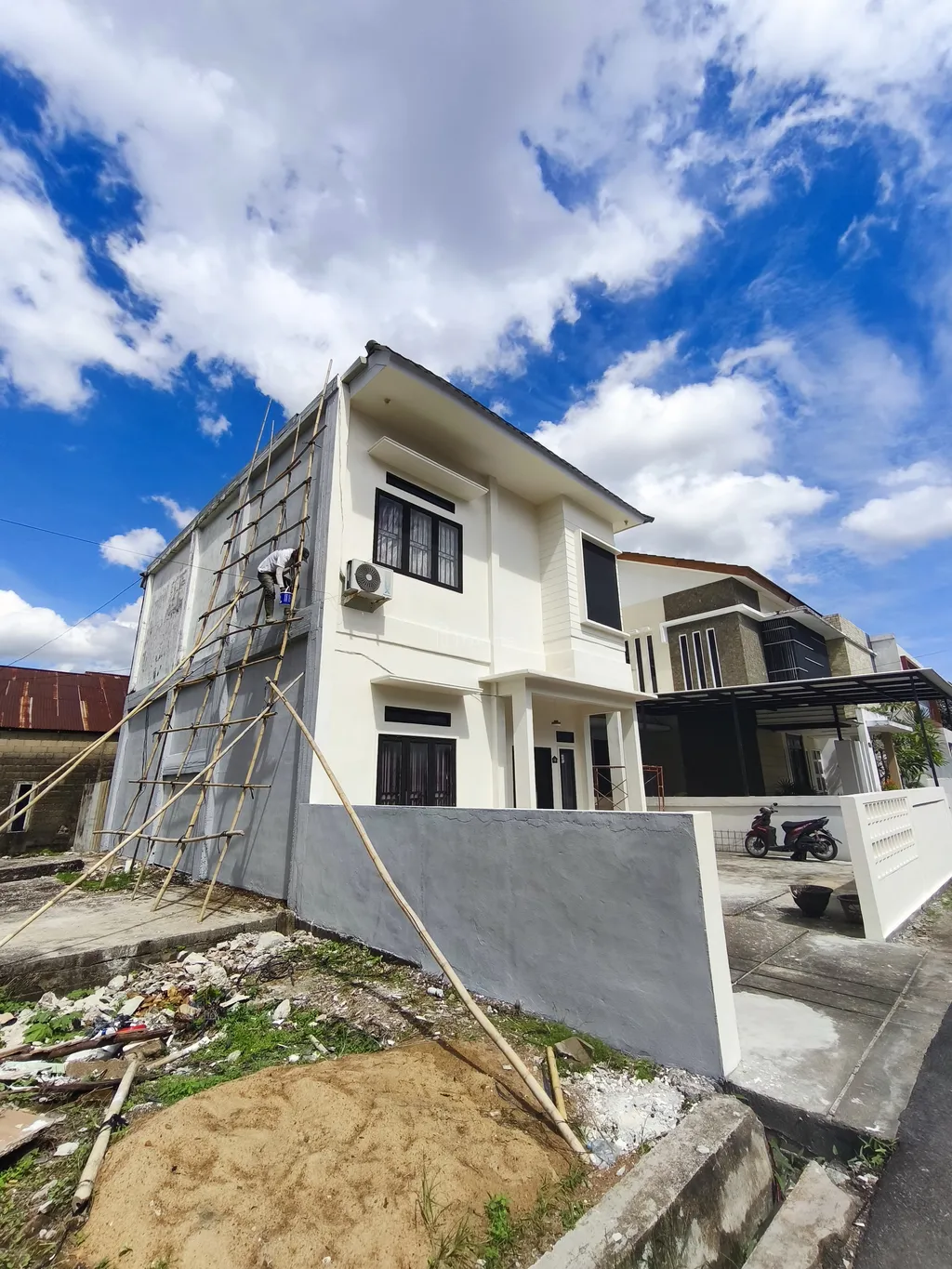 Dijual Rumah di Parit Haji Husen 2 Pontianak, Jalan Lebar dengan Lokasi Setrategis