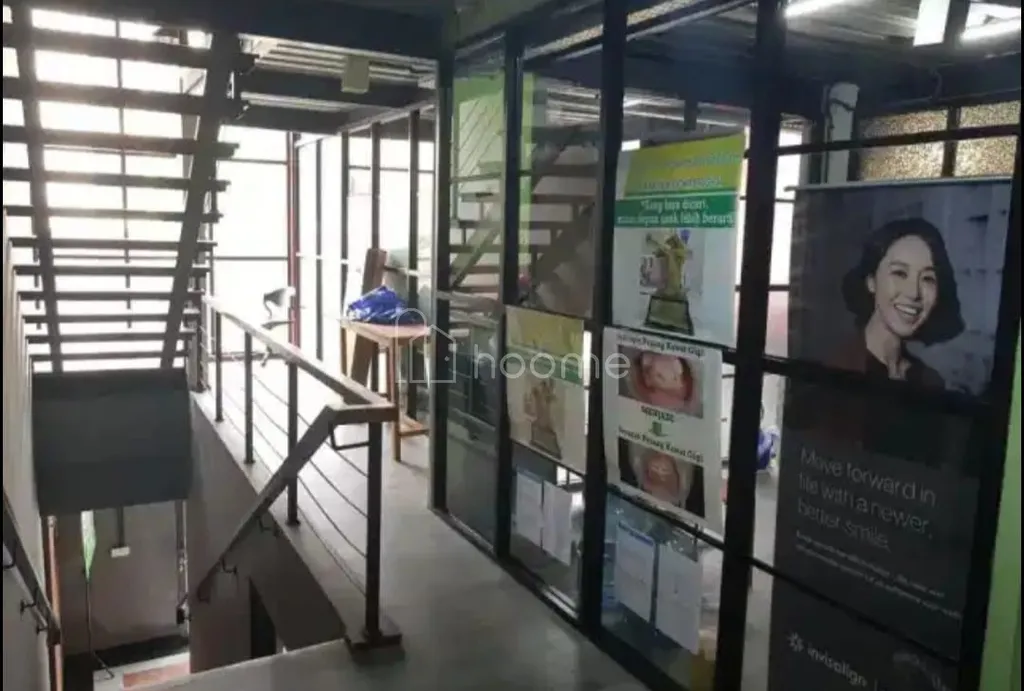 Dijual Gedung Kantor 4 Lantai di Benhil Jakarta Pusat, Dengan Parkiran Luas