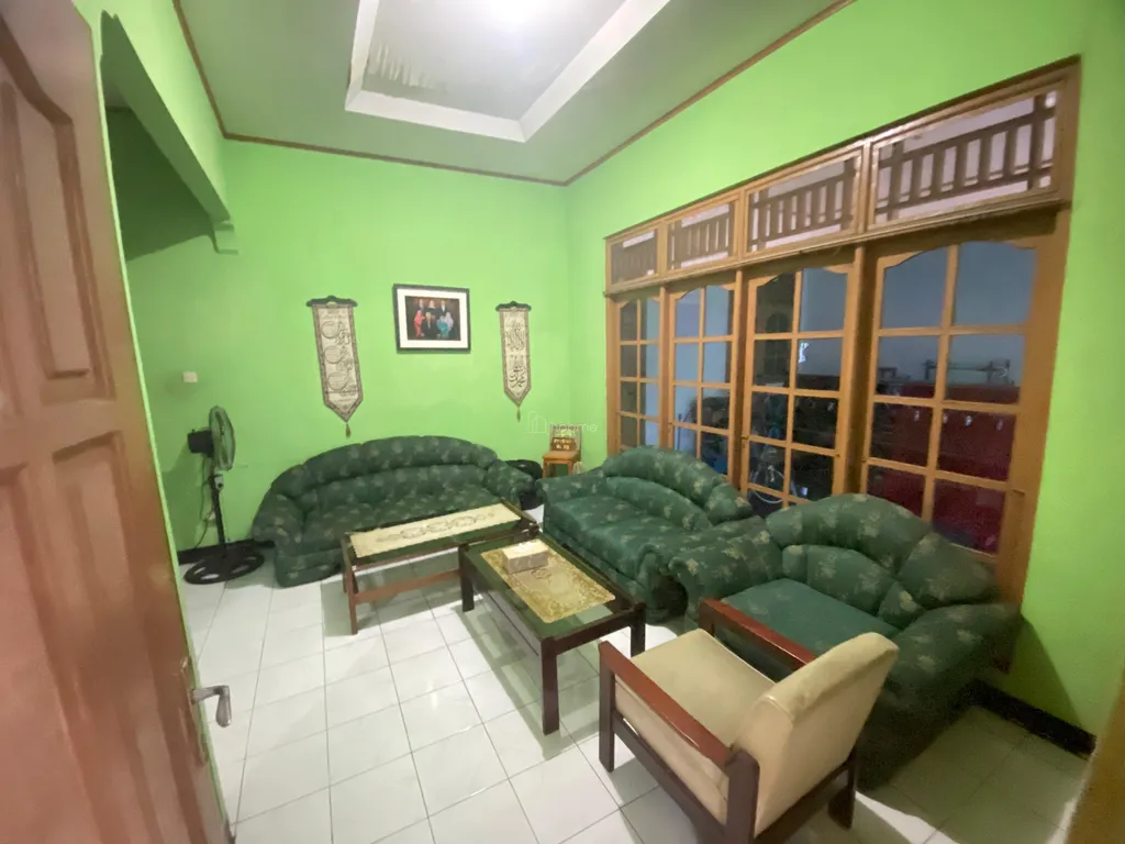 Simbol Kenyamanan di Jantung Jatimakmur: Rumah Klasik Terawat 386m² – Kanvas Sempurna untuk Investasi & Hunian Masa Depan