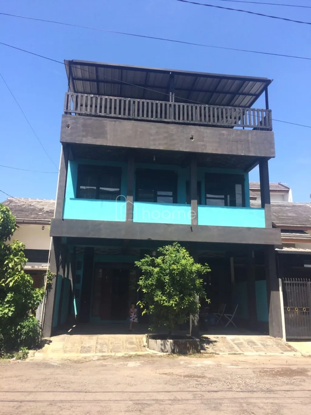 Dijual Rumah Lokasi Strategis dan Bebas Banjir masuk pintu komplek Jalan Soekarno Hatta. Harga bisa Nego