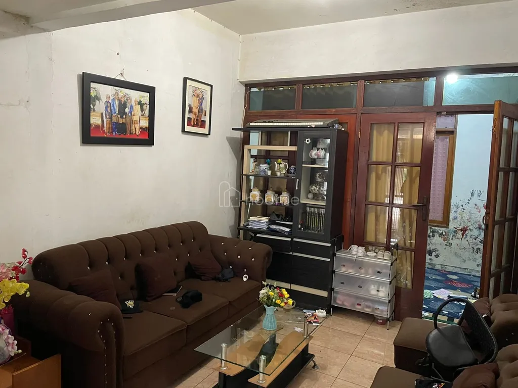 Dijual Rumah Lokasi Strategis dan Bebas Banjir masuk pintu komplek Jalan Soekarno Hatta. Harga bisa Nego