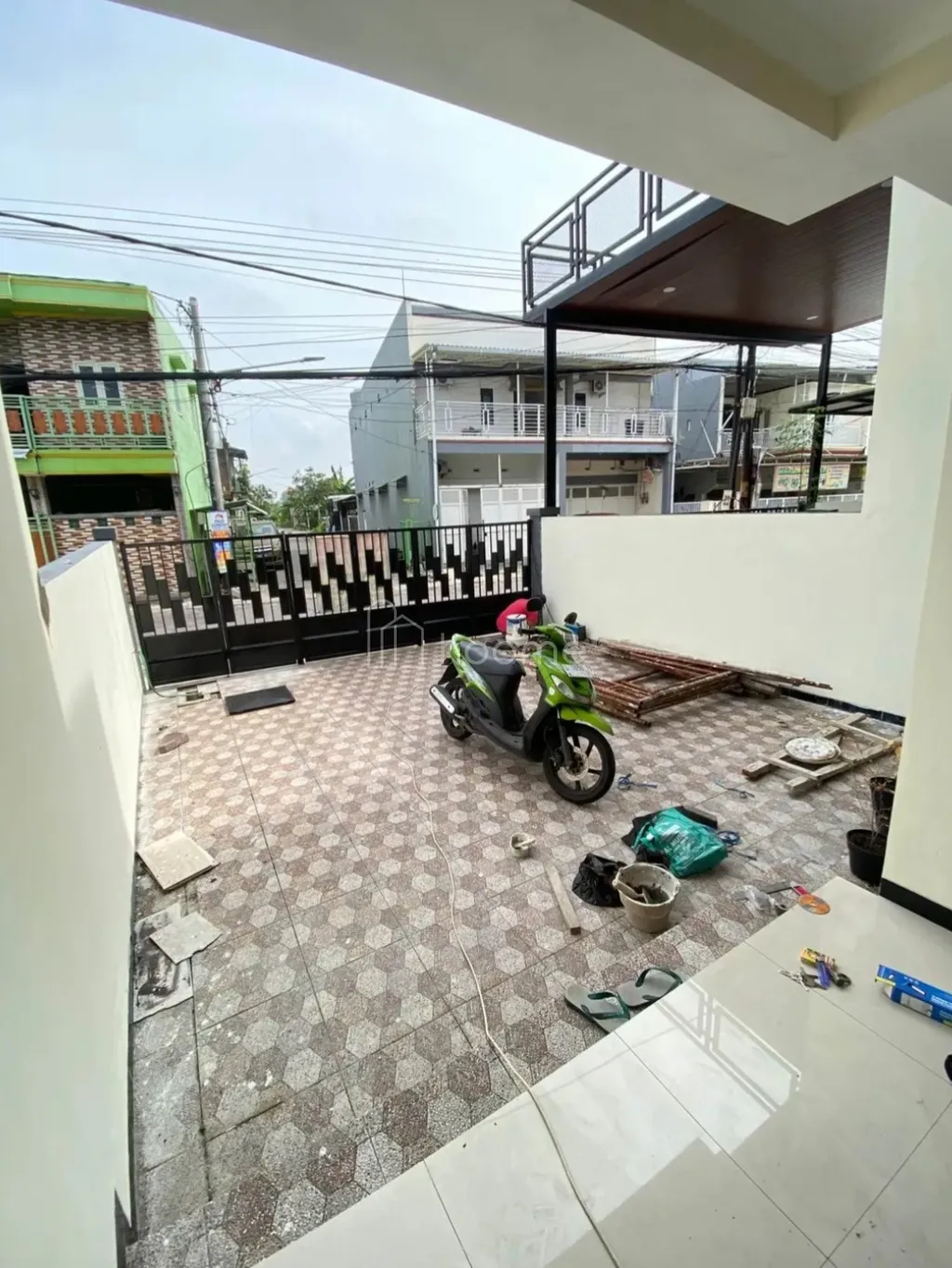 Jual Rumah Baru di Raya Medokan Ayu SHM 2 lantai dekat Kampus UPN, Merr