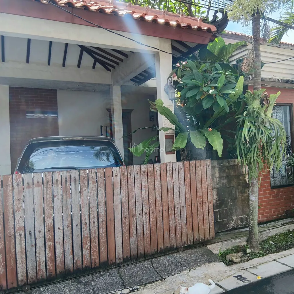  Rumah 2 Lantai 4 Kamar di Griya Satwika – Akses Mudah”
