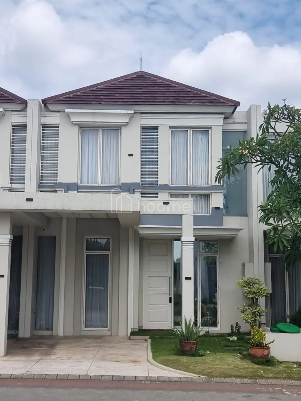 Jual Full Furnish Rumah SHM Grand Pakuwon Dekat Margomulyo, Sukomanunggal, Citraland