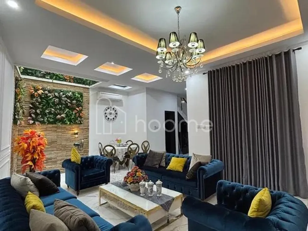 Dijual Rumah 3 Lantai Full Furnished Lokasi Strategis Siap Huni Bebas Banjir