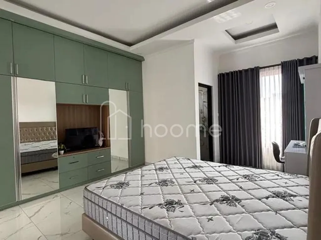 Dijual Rumah 3 Lantai Full Furnished Lokasi Strategis Siap Huni Bebas Banjir