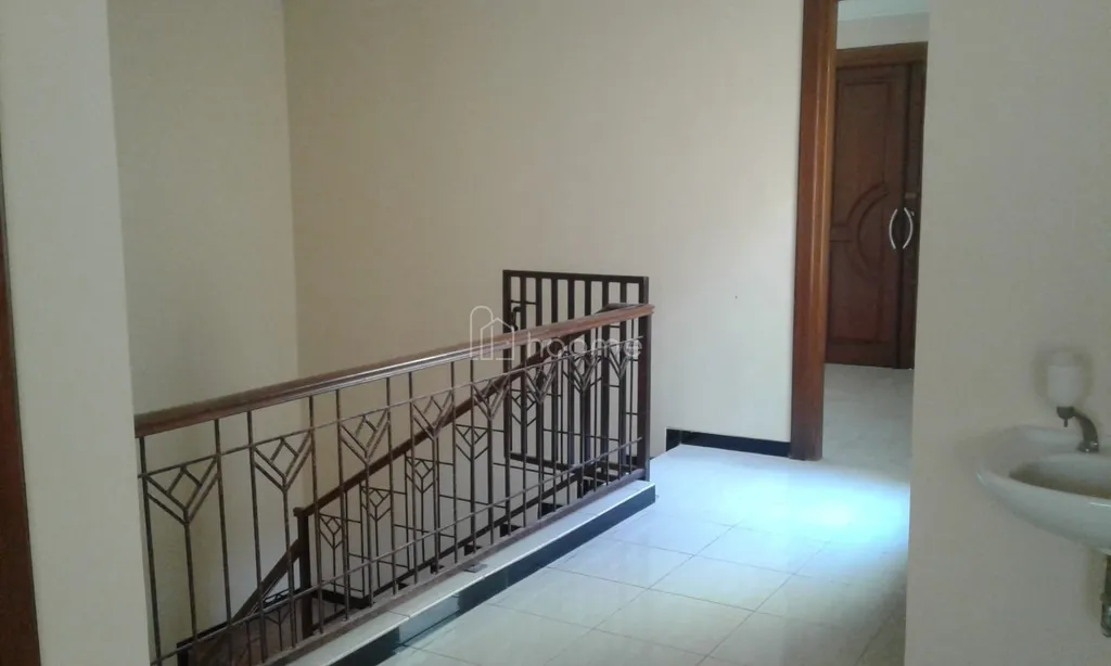 Sewa Rumah 3KT 2 Lt Di Jemursari Regency One gate dekat Raya, Tenggilis, A Yani