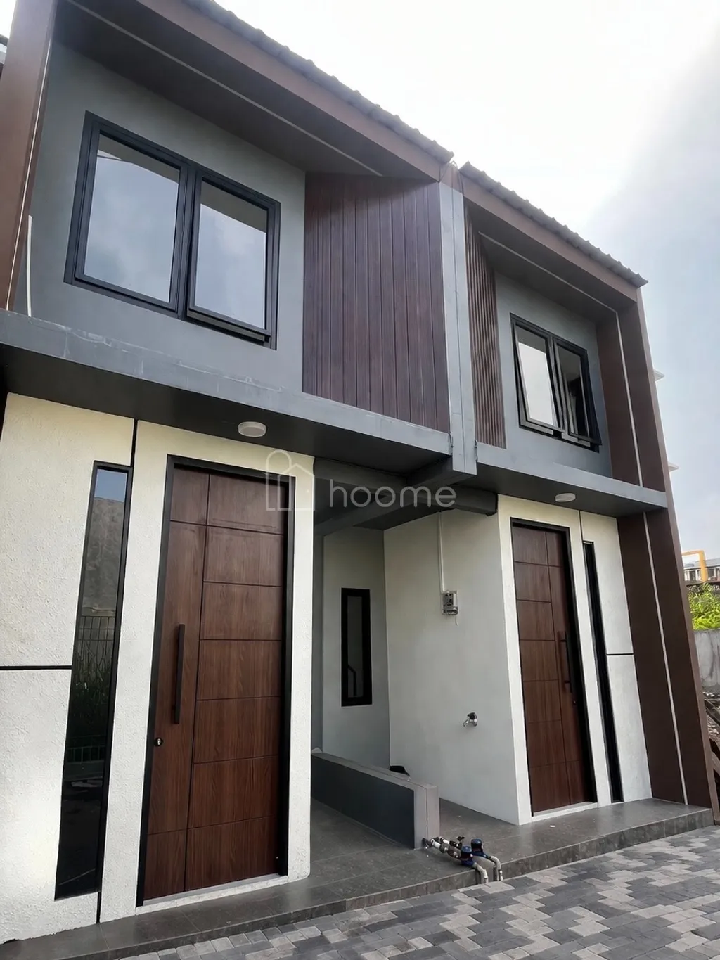 Rumah 370jt 2 Lantai SHM di Gununganyar MERR Lokasi Strategis