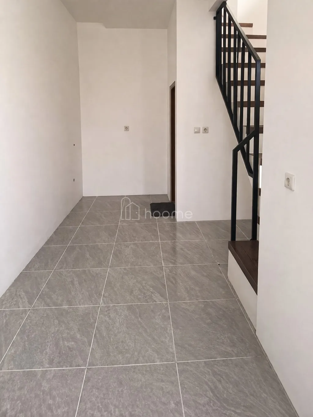 Rumah 370jt 2 Lantai SHM di Gununganyar MERR Lokasi Strategis