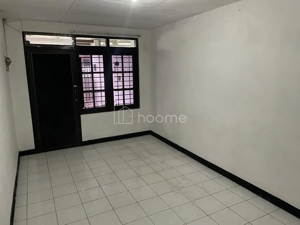 Sewa murah 5kt 1,5 lantai Kutisari Indah dekat Kampus Petra, Ubaya