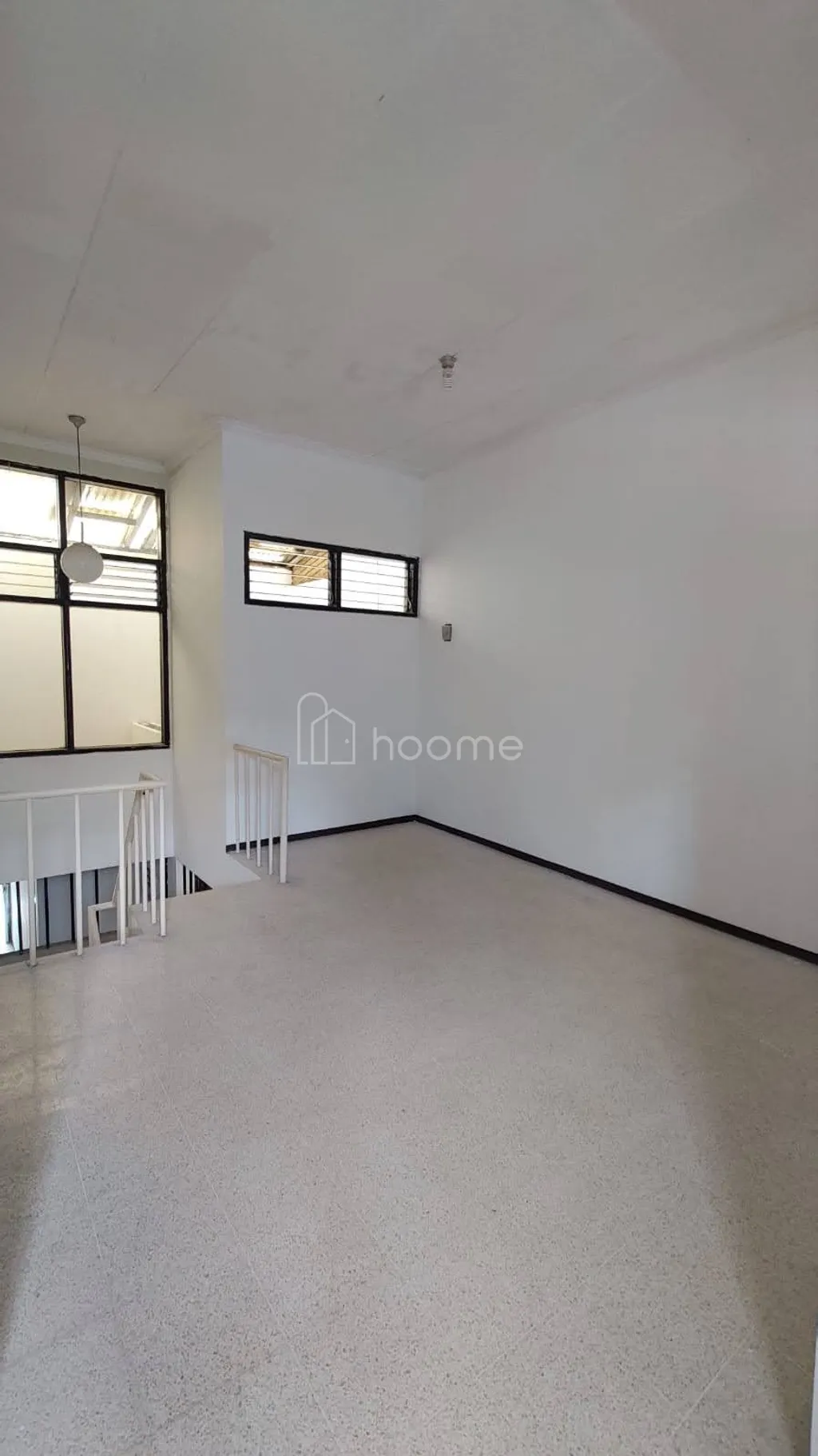 Jual/sewa Rumah Siap Huni Ngagel Madya 1,5 lt 3 KT dekat Ngagel Jaya