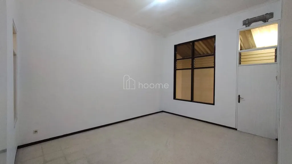 Jual/sewa Rumah Siap Huni Ngagel Madya 1,5 lt 3 KT dekat Ngagel Jaya