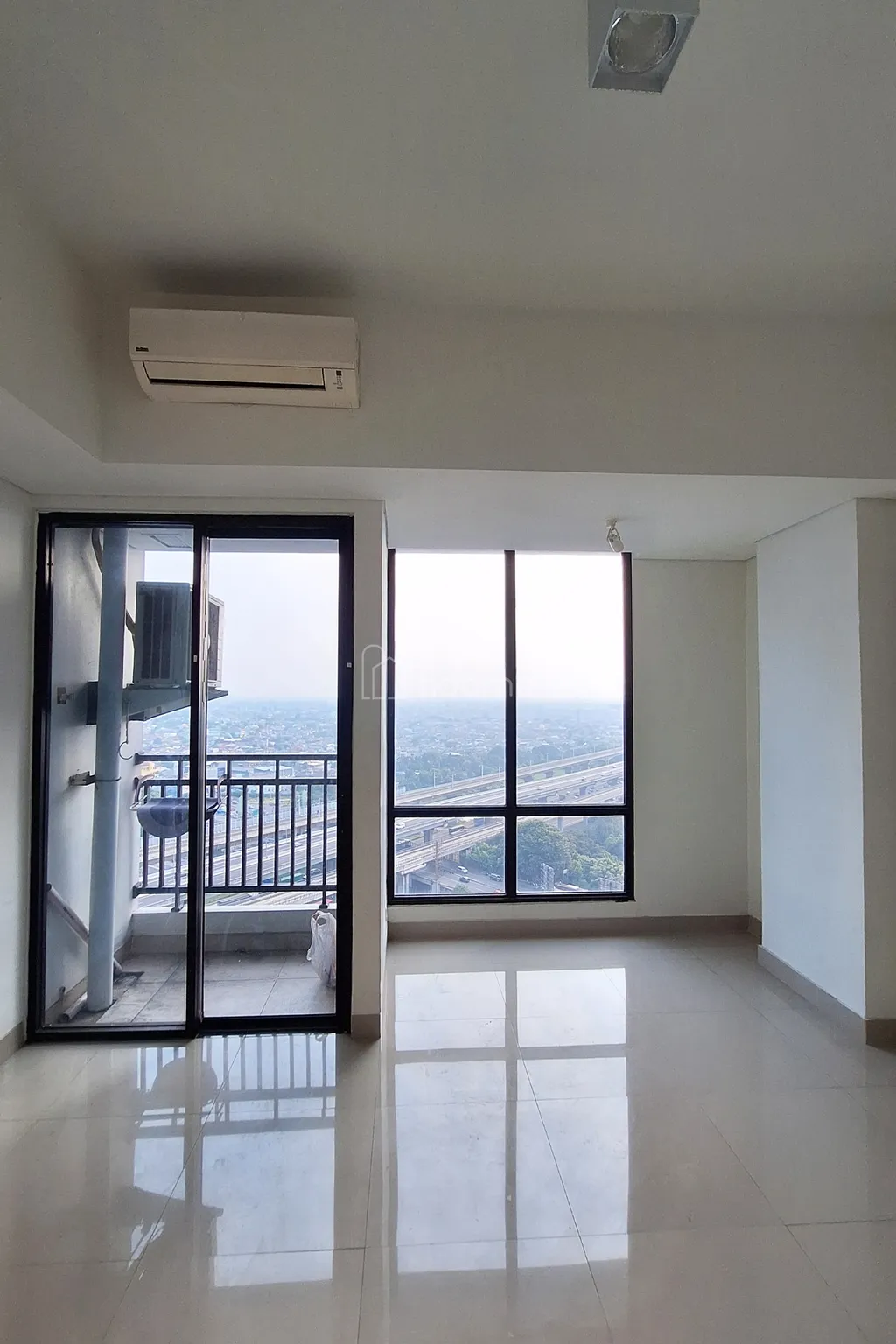 APARTMENT STUDIO STRATEGIS DEKAT LRT JATIMULYA (JALAN KAKI) — SIAP HUNI | IDEAL UNTUK KOMUTER & PROFESIONAL