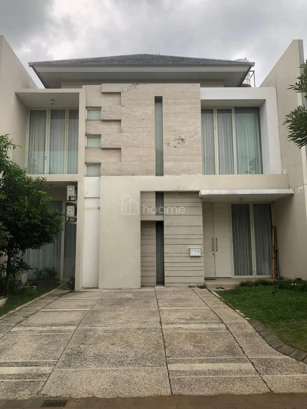 Jual Harga Miring Semi Furnish Rumah Malibu Pakuwon City Bagus 2 Lt SHM