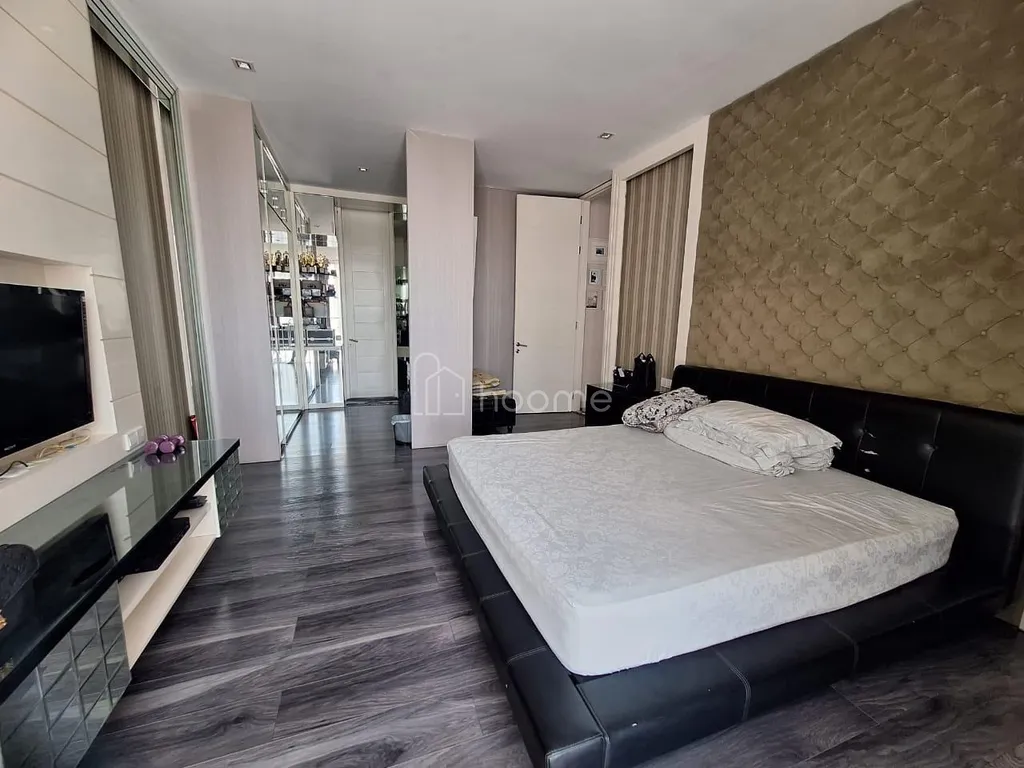 Jual Harga Miring Semi Furnish Rumah Malibu Pakuwon City Bagus 2 Lt SHM