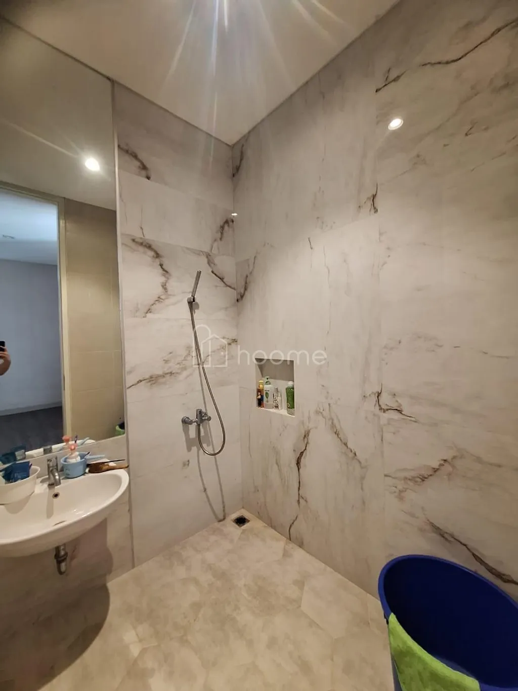 Jual Harga Miring Semi Furnish Rumah Malibu Pakuwon City Bagus 2 Lt SHM — foto 1 dari 5