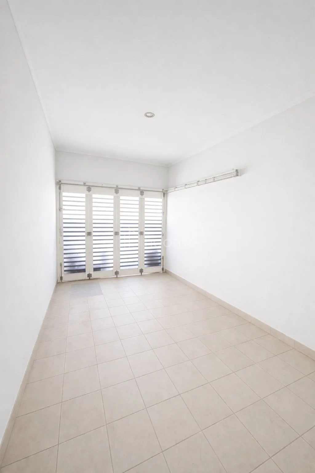 Rumah di sewakan di Bintaro sektor 9 Perumahan Emerald View