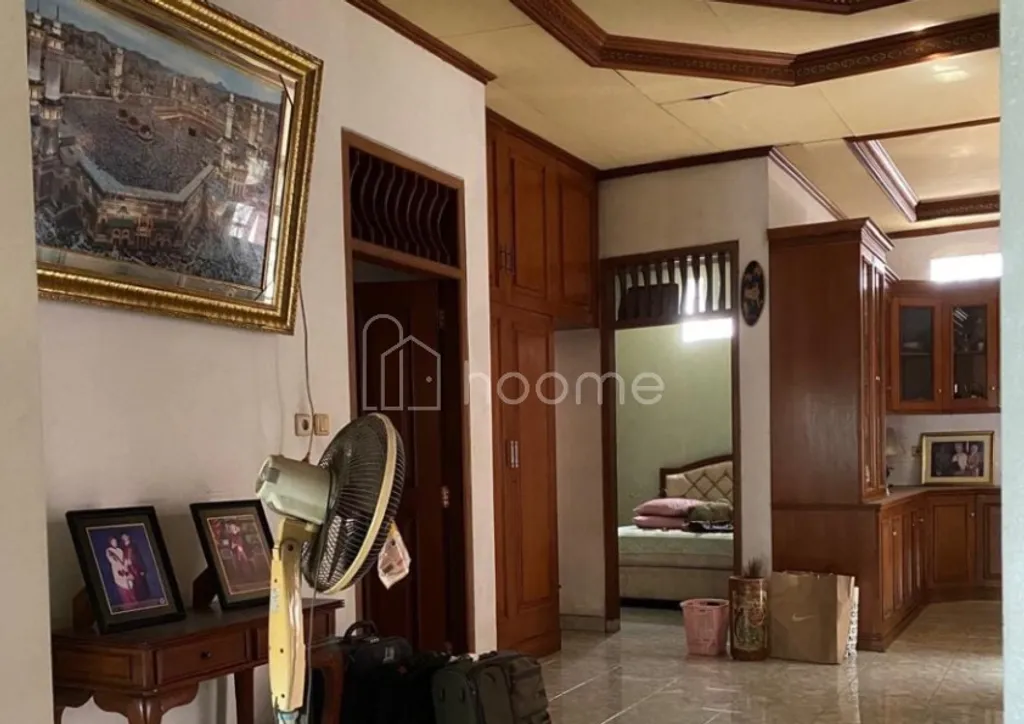 RUMAH STRATEGIS DEKAT LRT KAMPUNG RAMBUTAN – NYAMAN & SIAP HUNI