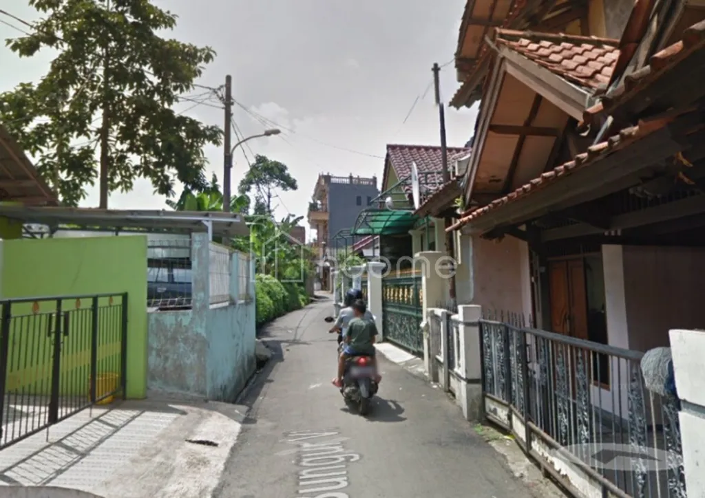 RUMAH STRATEGIS DEKAT LRT KAMPUNG RAMBUTAN – NYAMAN & SIAP HUNI