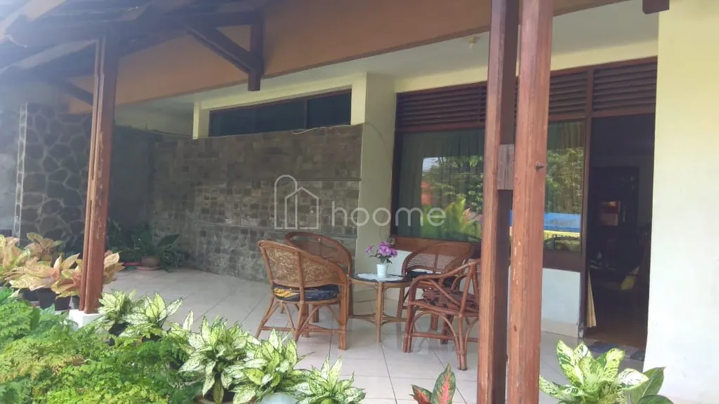 Rumah Luas dengan Halaman Asri – Investasi Properti Premium!