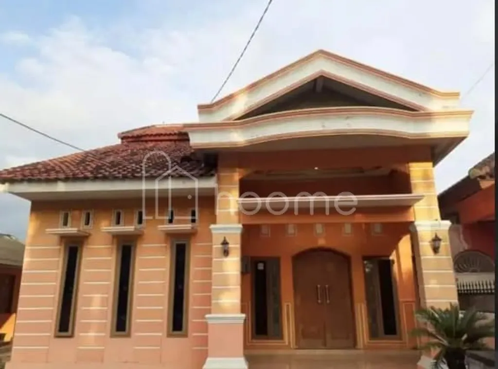 Rumah Besar Haaman Luas Puat Kota Metro - Lampung