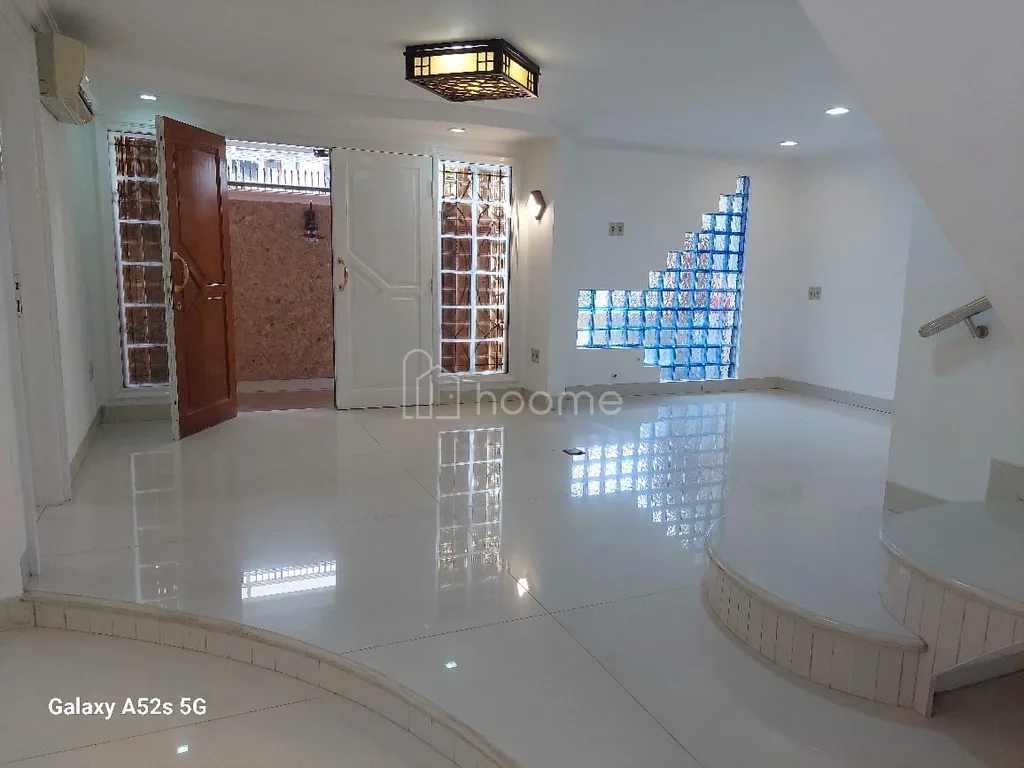 Dijual Rumah 2,5 Lantai Di Tanjung Duren Utara, Jakarta Barat