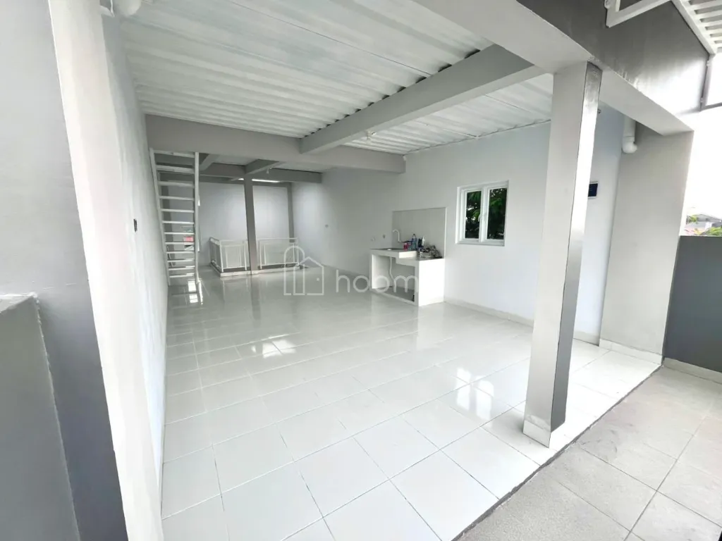 Disewa Ruko Hijau Aesthetic Modern 3 Lantai Jakarta Timur — foto 3 dari 4