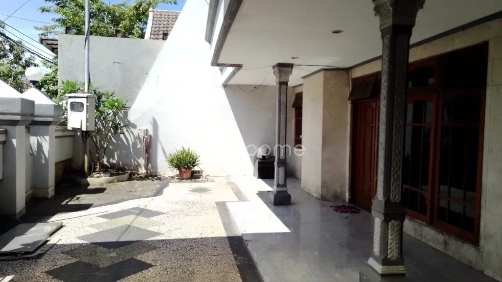Disewa Rumah 2 Lantai Strategis Surabaya Selatan, Nyaman & Aman — foto 3 dari 4