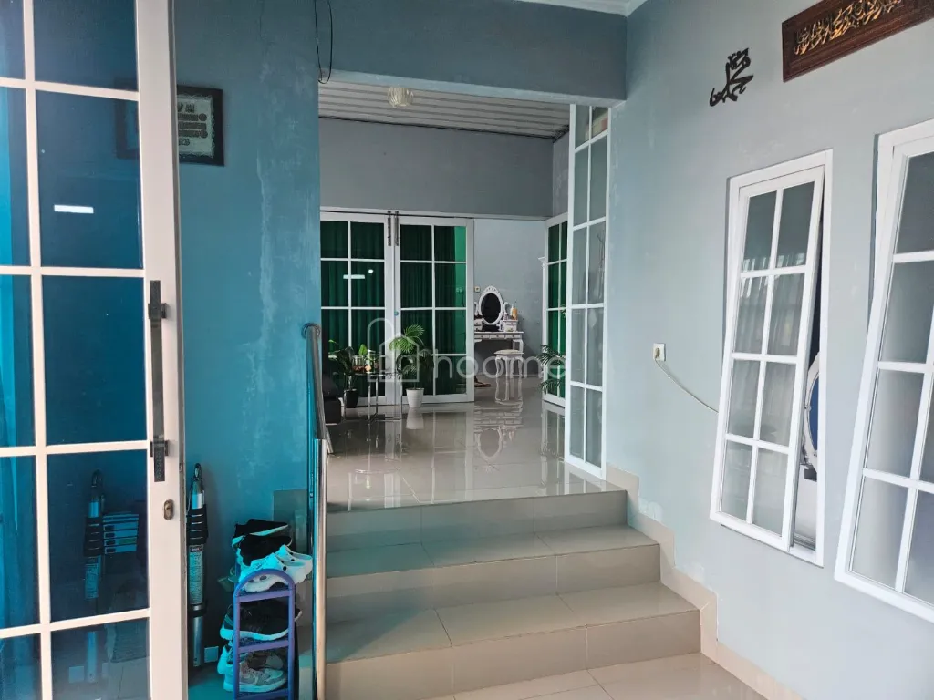 Dijual Villa glass villa 999 — foto 1 dari 4