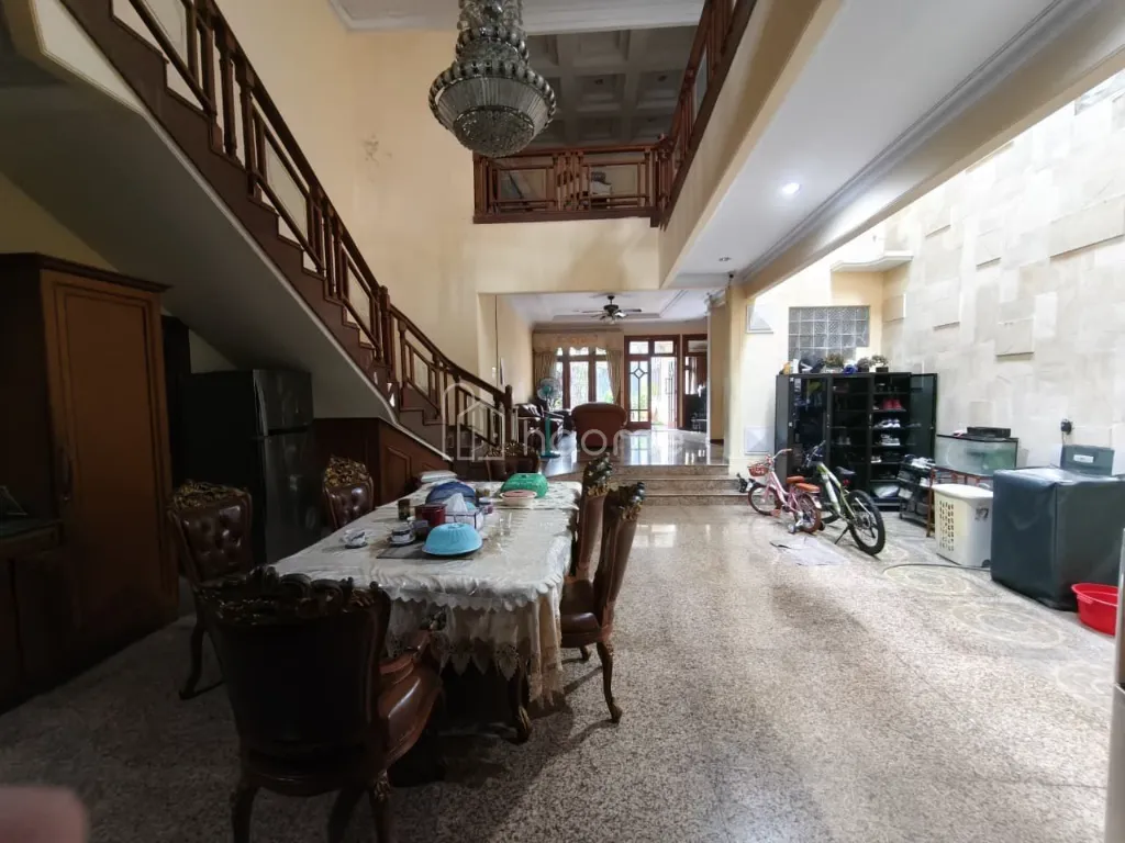 Dijual Rumah Rumah Mewah Klasik Kokoh Material Jati tebet timur — foto 4 dari 4