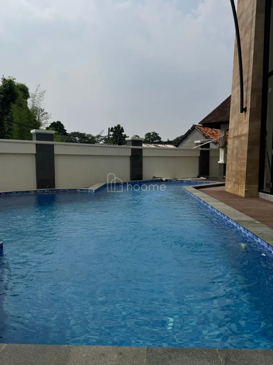 Dijual Rumah [FOR SALE] LUXURY BRAND NEW MODERN TROPICAL  — foto 1 dari 4