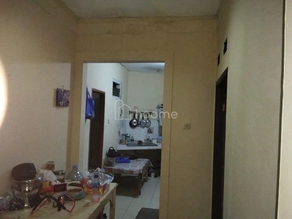 Dijual Rumah Di jual Rumah 2 lantai, cocok untuk persewaan Kost — foto 1 dari 4