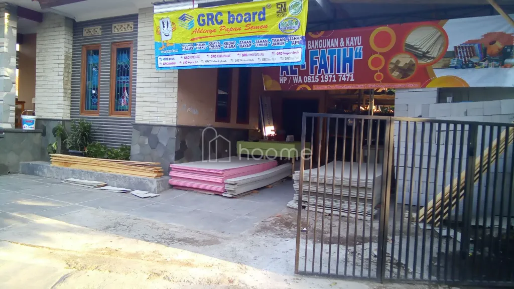 Dijual Rumah Rumah SHM Asri Super Luas & Usaha Toko Material — foto 1 dari 4
