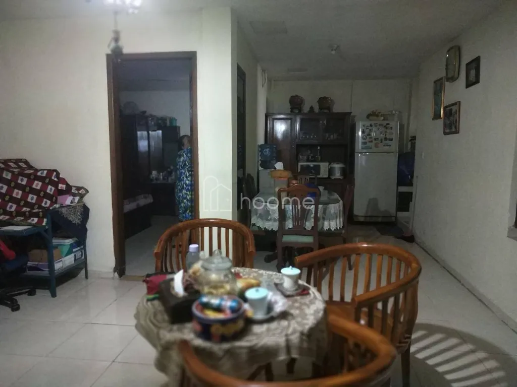 Dijual Rumah Rumah 2 Lantai Strategis Dijual Cepat, SHM — foto 3 dari 4