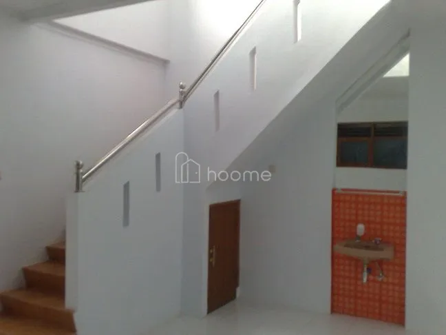 Disewa Rumah minimalis 2 lantai -Tebet  JakSel- Bebas Banjir — foto 1 dari 4