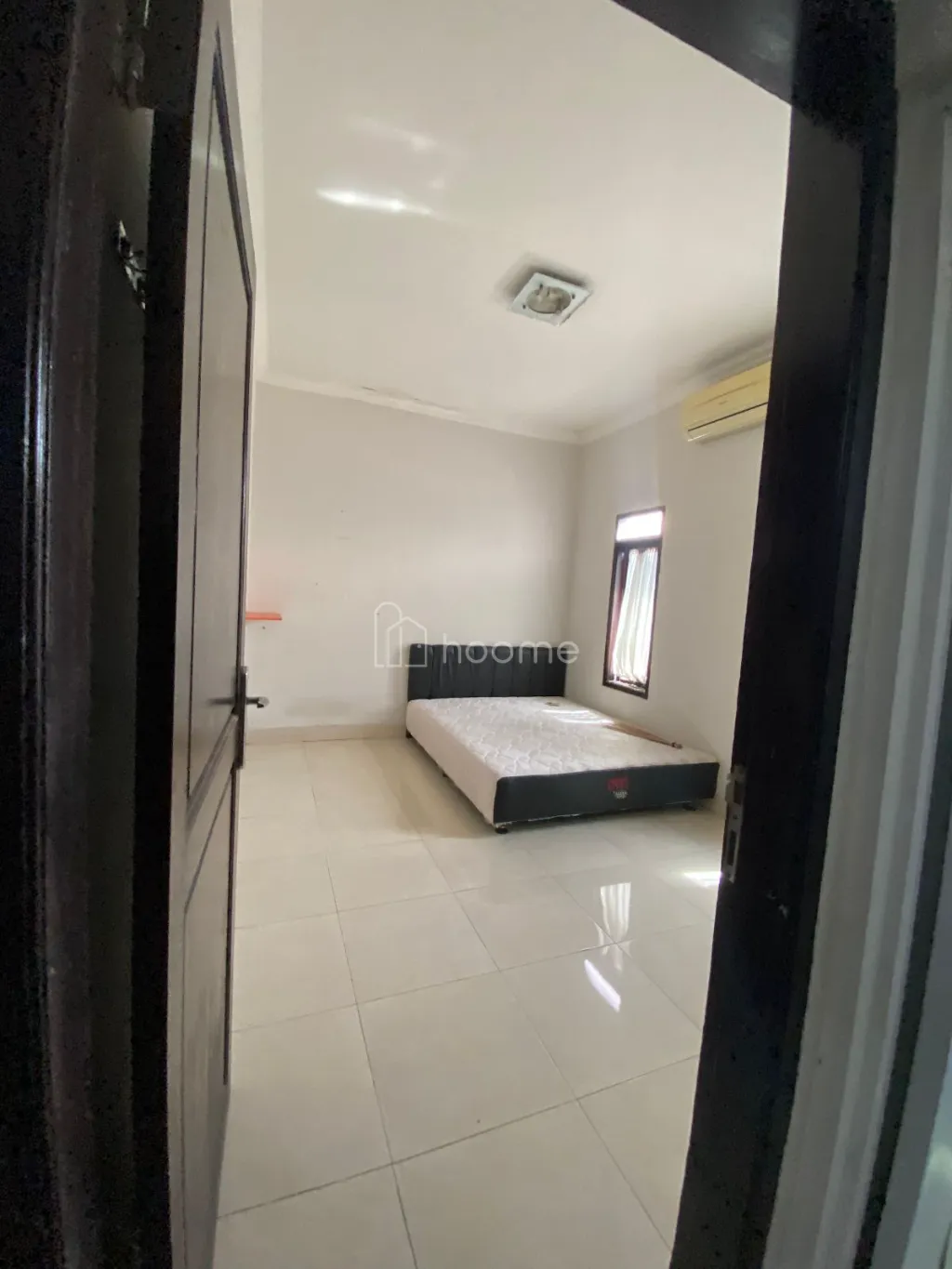 Disewa Rumah strategis dan nyaman untuk Hunian atau Kantor — foto 1 dari 4
