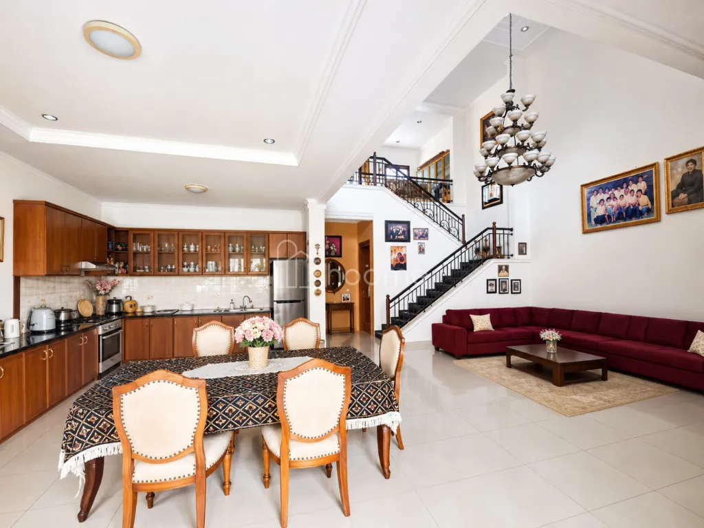 Dijual Rumah Dijual Cepat Rumah di Batununggal Indah Estate — foto 1 dari 4