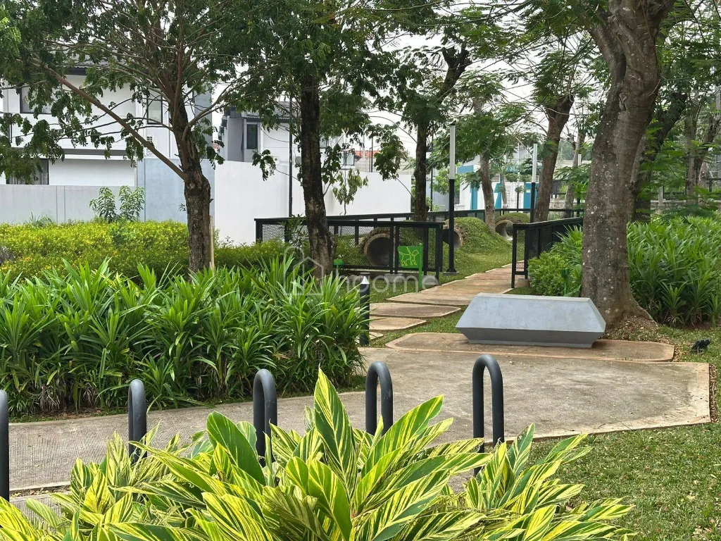 Disewa Rumah baru 2 lantai 2 kamar tidur lengkap siap huni — foto 1 dari 3
