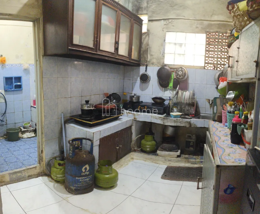 Disewa Rumah Disewakan rumah plus parkiran di kebagusan — foto 1 dari 4
